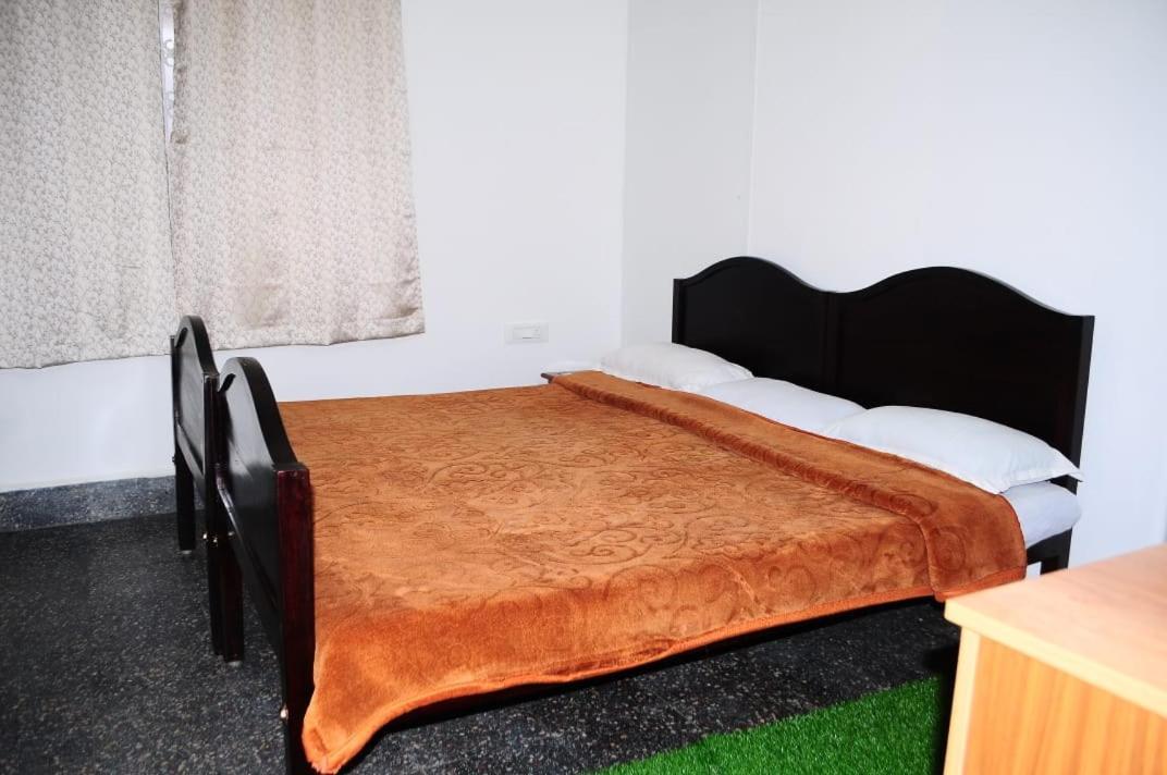 Park Corner Home Stay กูนูร์ ภายนอก รูปภาพ