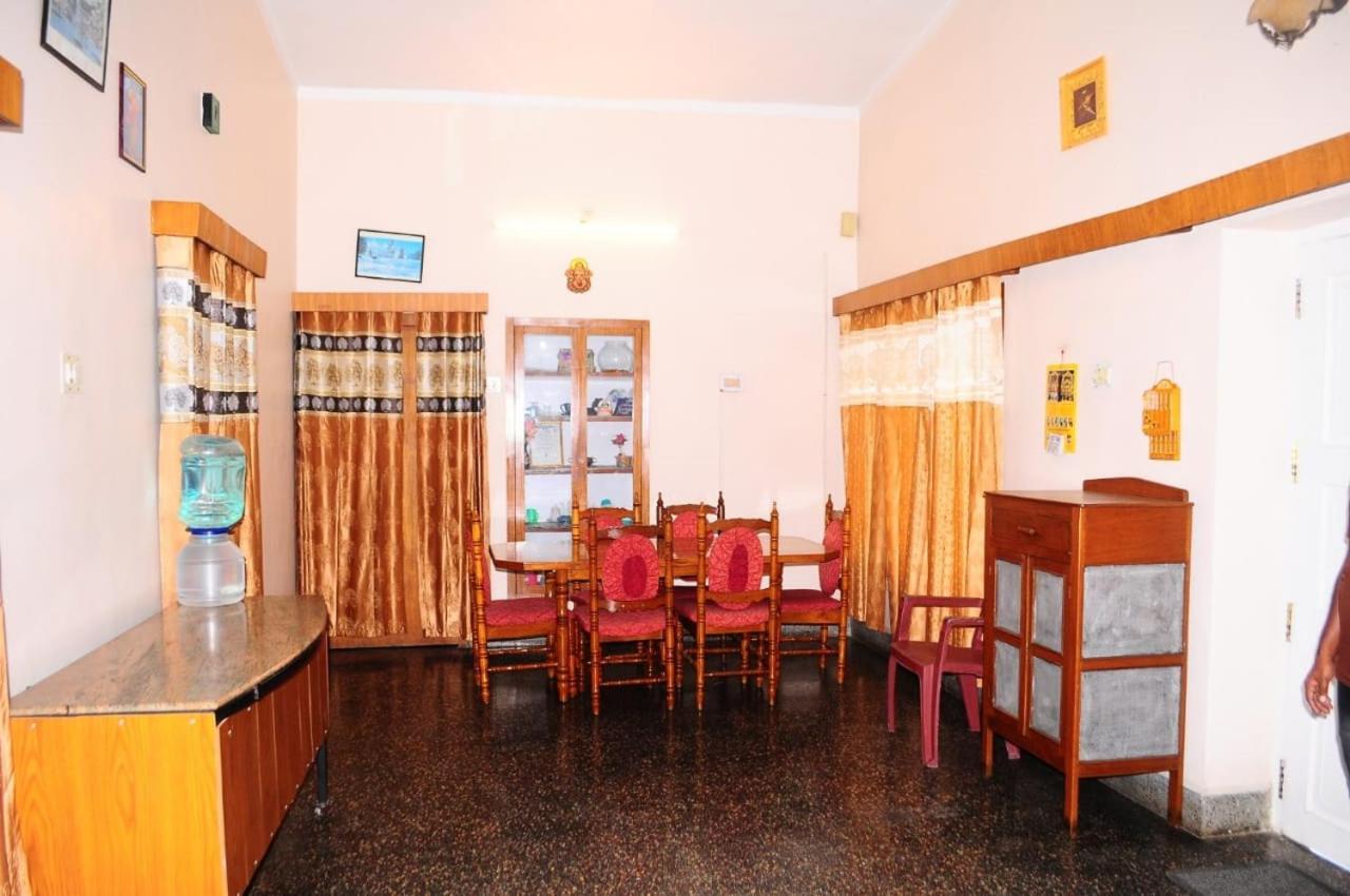 Park Corner Home Stay กูนูร์ ภายนอก รูปภาพ