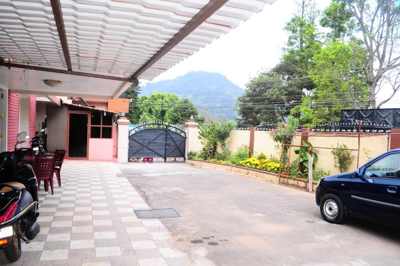 Park Corner Home Stay กูนูร์ ภายนอก รูปภาพ