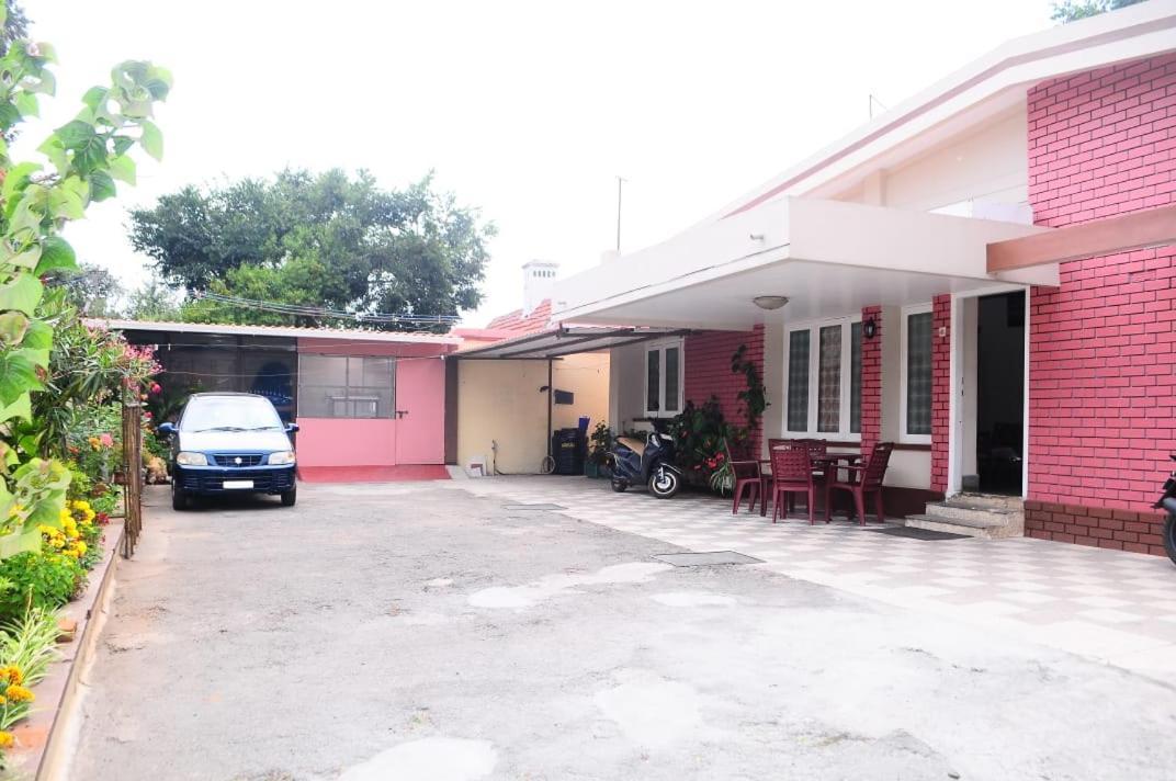 Park Corner Home Stay กูนูร์ ภายนอก รูปภาพ