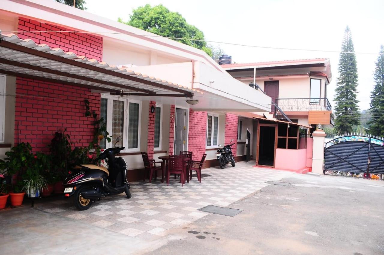 Park Corner Home Stay กูนูร์ ภายนอก รูปภาพ